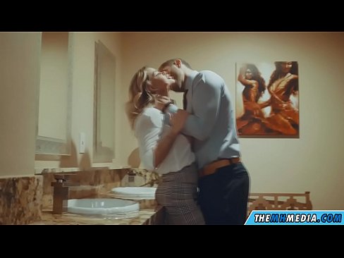 ❤️ כשבלונדינית חזה מפתה אותך בשירותים ציבוריים סקס אצלנו iw.dreamlandpassionfever.ru ❌❤